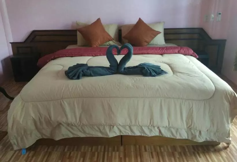 ペンション Chomlay Room & Restaurant