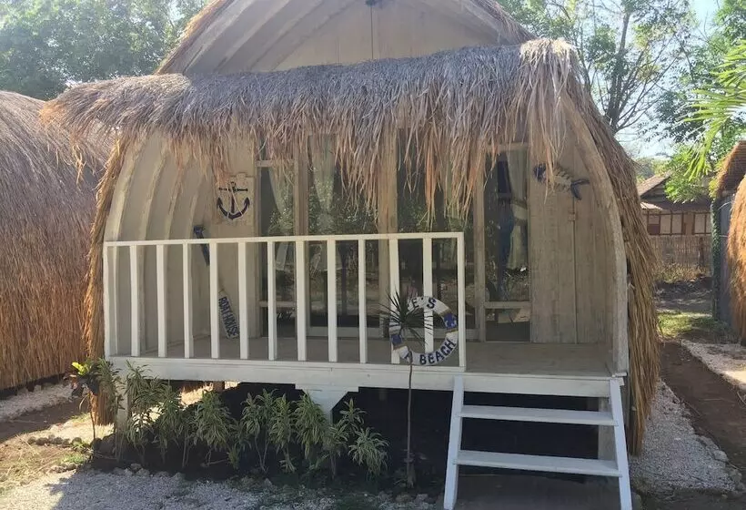 ペンション Maleo Moyo Seaside Resort