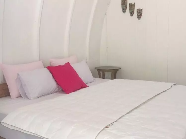 ペンション Maleo Moyo Seaside Resort