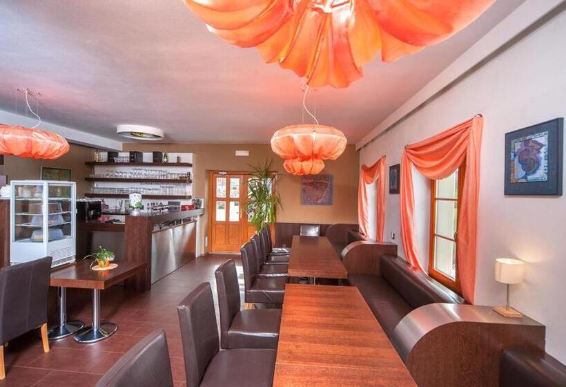 بنسيون Penzion Blanský Les