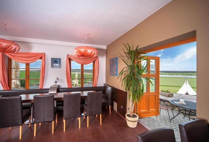 بنسيون Penzion Blanský Les