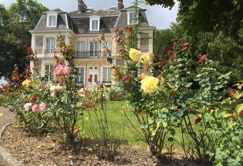 Aamiaismajoitus (B&B) Chateau D Avesnes  Le Castelet