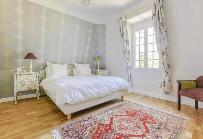 Aamiaismajoitus (B&B) Chateau D Avesnes  Le Castelet