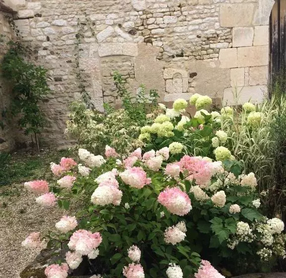 Aamiaismajoitus (B&B) Demeure De Forterre