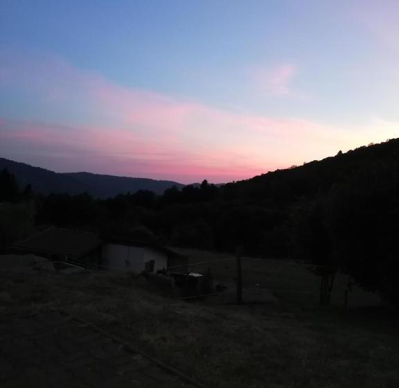 مبيت وإفطار Ferme Auberge à La Colline