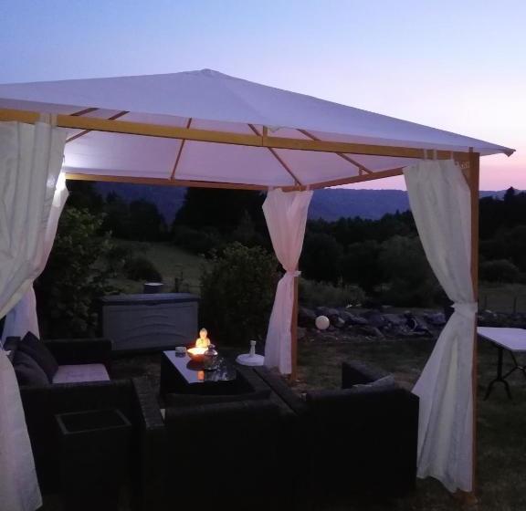 مبيت وإفطار Ferme Auberge à La Colline