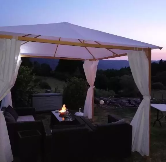 Aamiaismajoitus (B&B) Ferme Auberge à La Colline