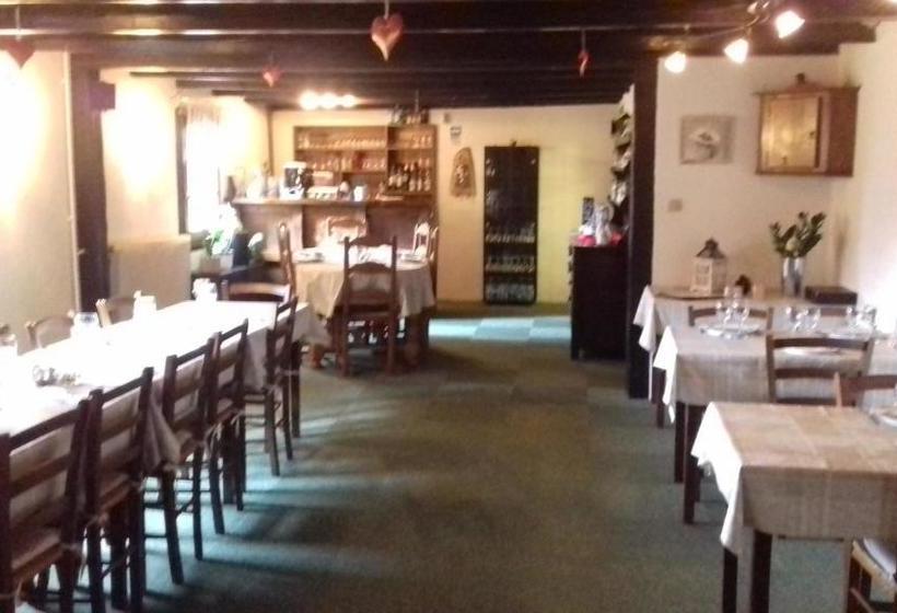 مبيت وإفطار Ferme Auberge à La Colline