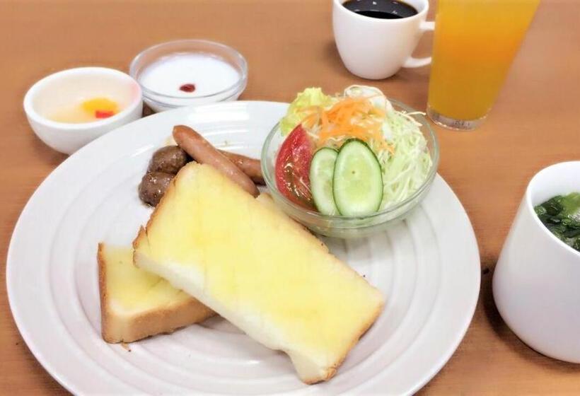 Отель Avan Sukumo