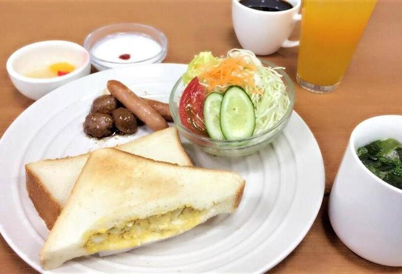 Отель Avan Sukumo