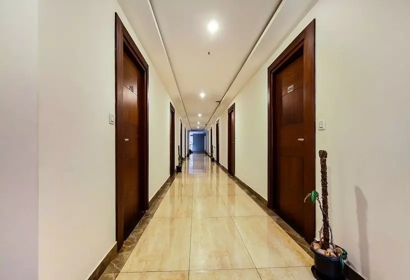 ホテル Capital O 11903 Southern S