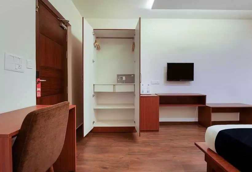 ホテル Capital O 11903 Southern S