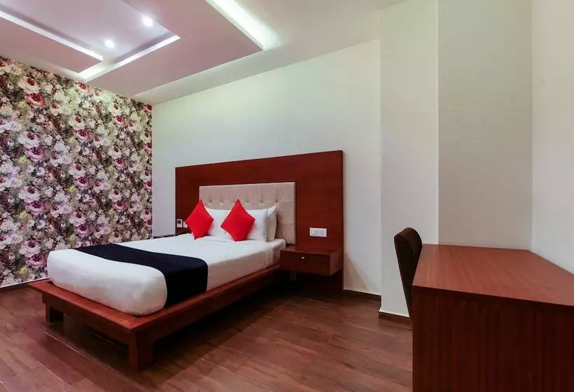 ホテル Capital O 11903 Southern S