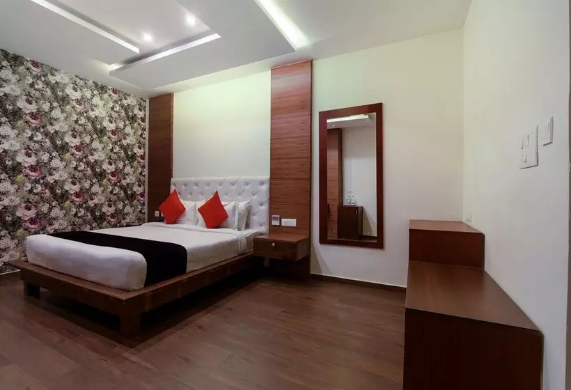 ホテル Capital O 11903 Southern S