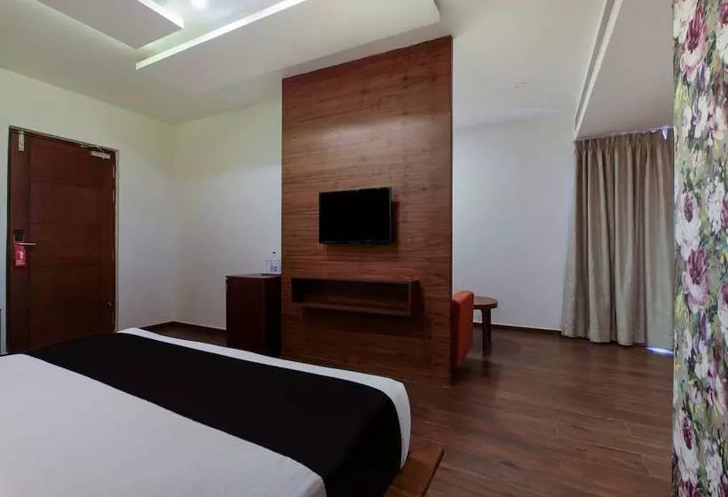 ホテル Capital O 11903 Southern S