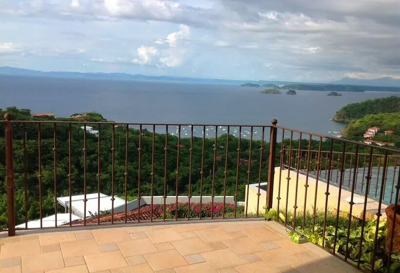 Hotelli Corona Del Mar