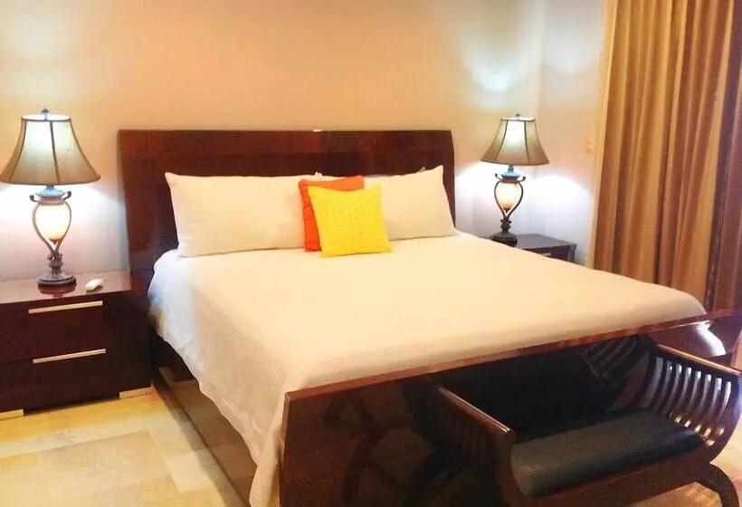 Hotelli Corona Del Mar