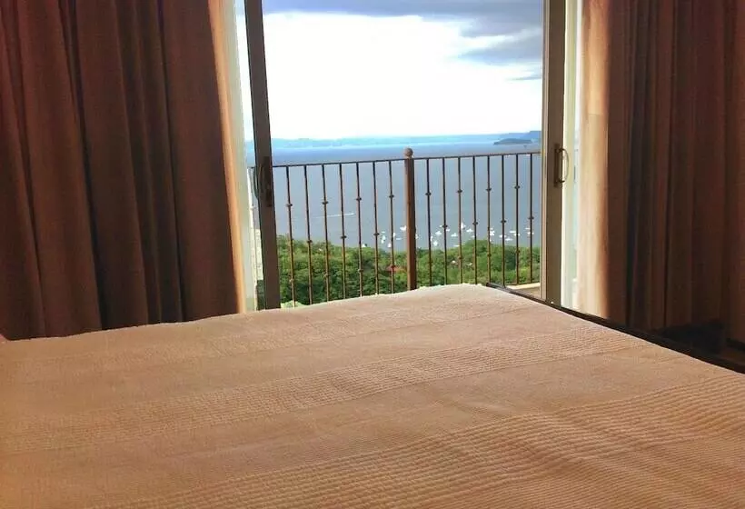 Hotelli Corona Del Mar