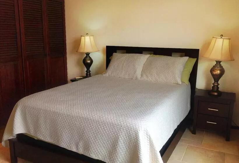 Hotelli Corona Del Mar