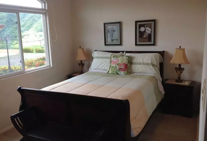 Hotelli Corona Del Mar