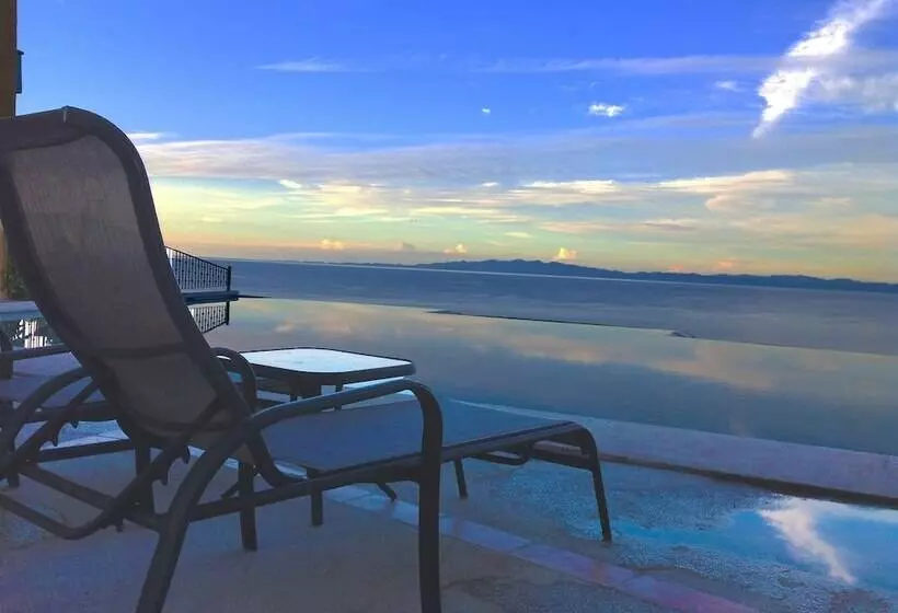 Hotelli Corona Del Mar