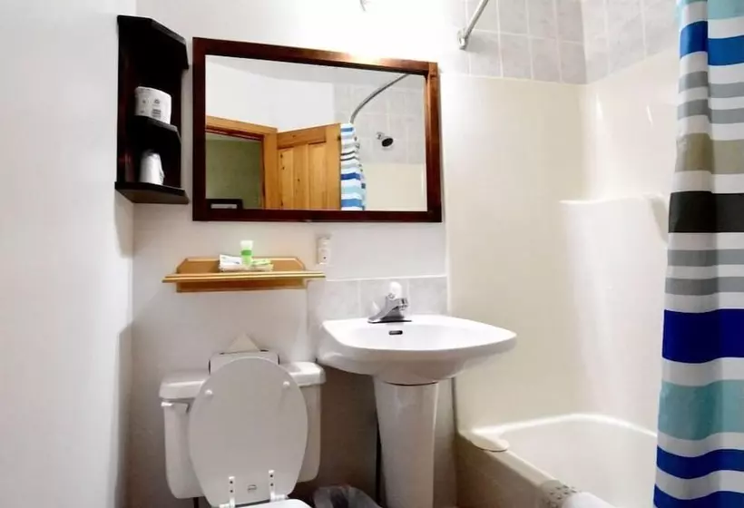 Hotelli Dewar's Inn On The River