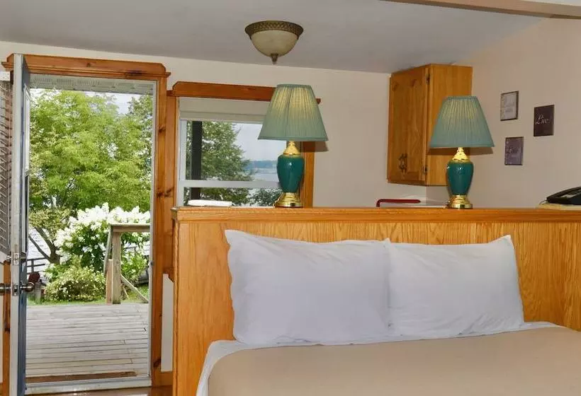 Hotelli Dewar's Inn On The River