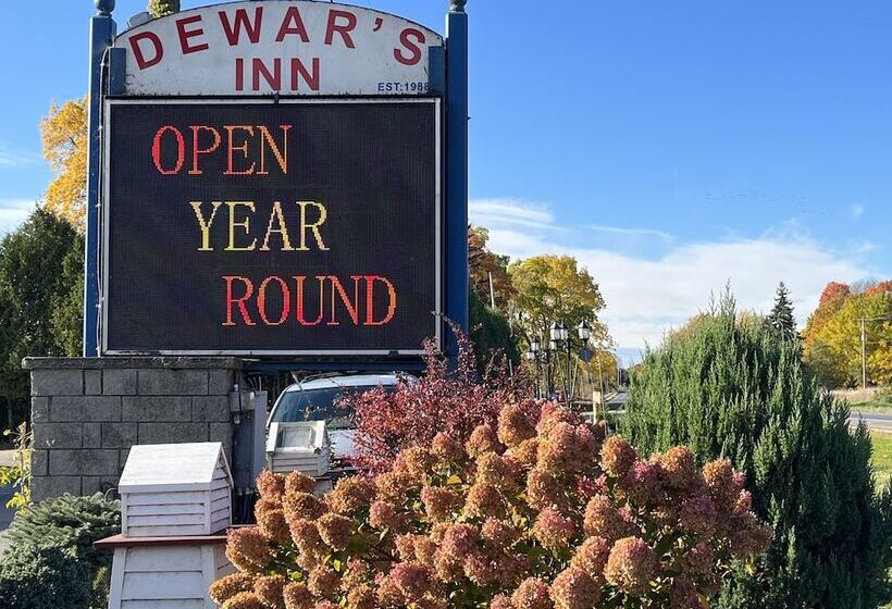 בית מלון כפרי Dewar's Inn On The River