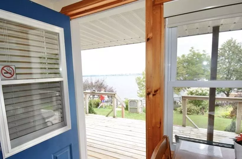 Hotelli Dewar's Inn On The River