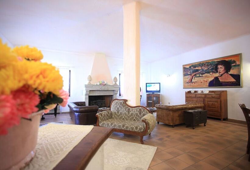 فندق Ristorante S'astore