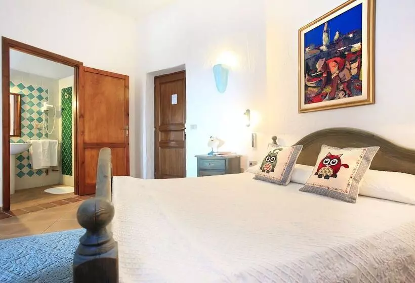 ホテル Ristorante S'astore