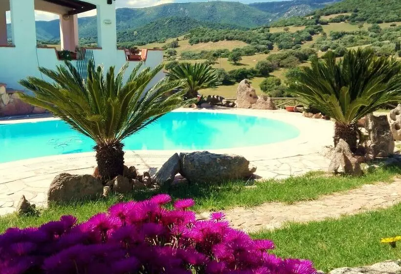 田舎風ホテル Agriturismo B&b Domo De Resteblas