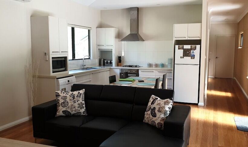 Jarrah Grove Forest Retreat   Adults Only