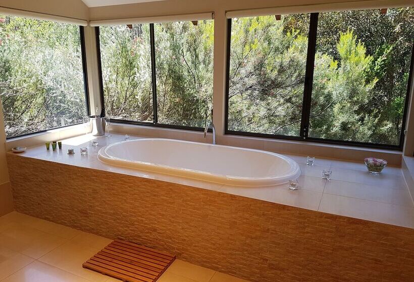 Jarrah Grove Forest Retreat   Adults Only