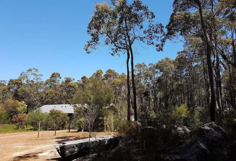 Jarrah Grove Forest Retreat   Adults Only