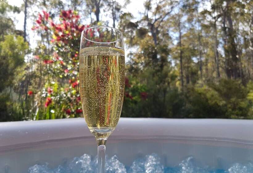 Jarrah Grove Forest Retreat   Adults Only