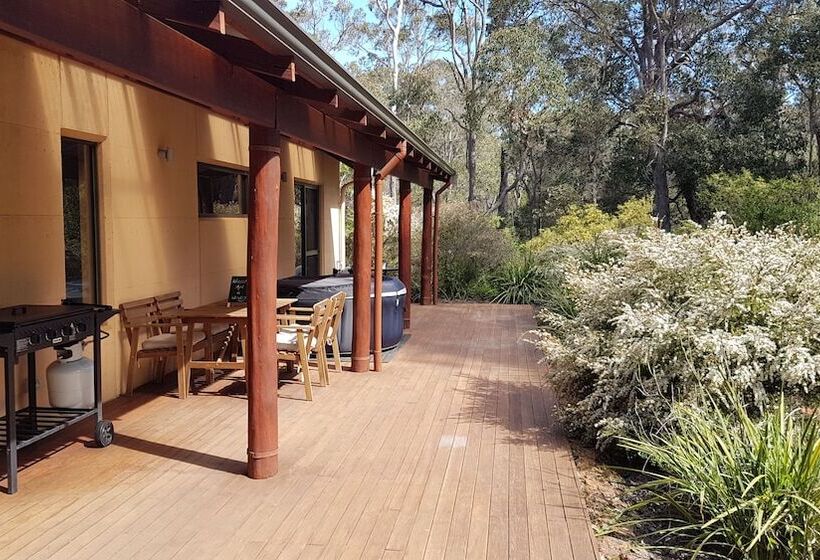 Jarrah Grove Forest Retreat   Adults Only