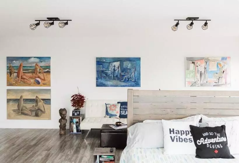 Majatalo Whale House Guest House