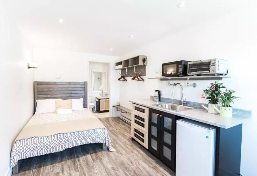 Majatalo Whale House Guest House