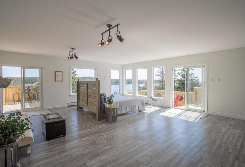 Pension Whale House Guest House