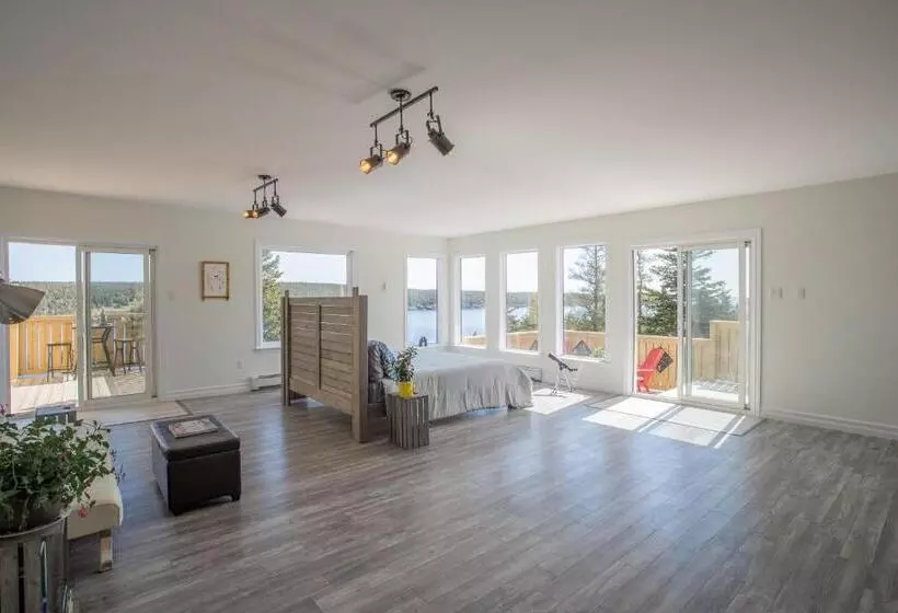 Majatalo Whale House Guest House