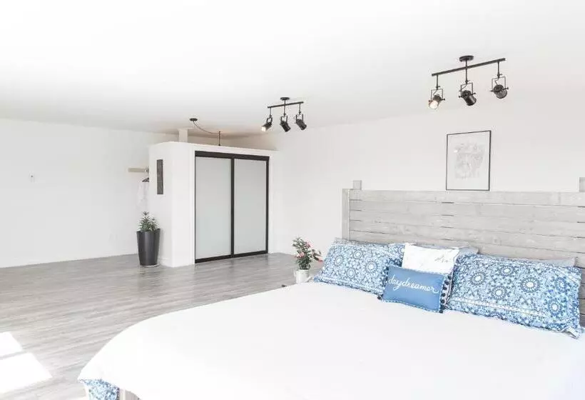 Majatalo Whale House Guest House