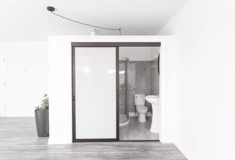 Majatalo Whale House Guest House