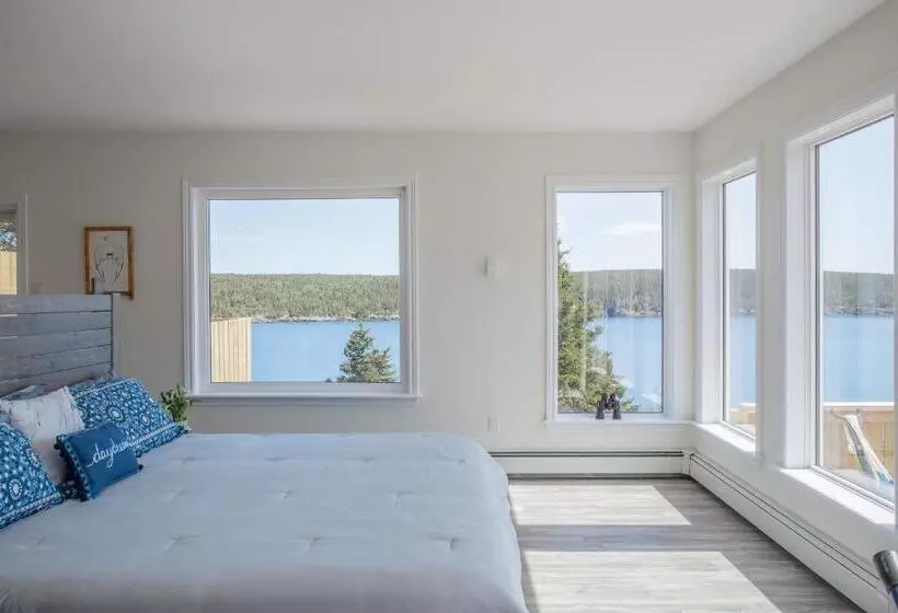 Majatalo Whale House Guest House