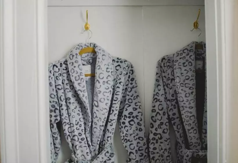 The Mission House Bed & Breakfast