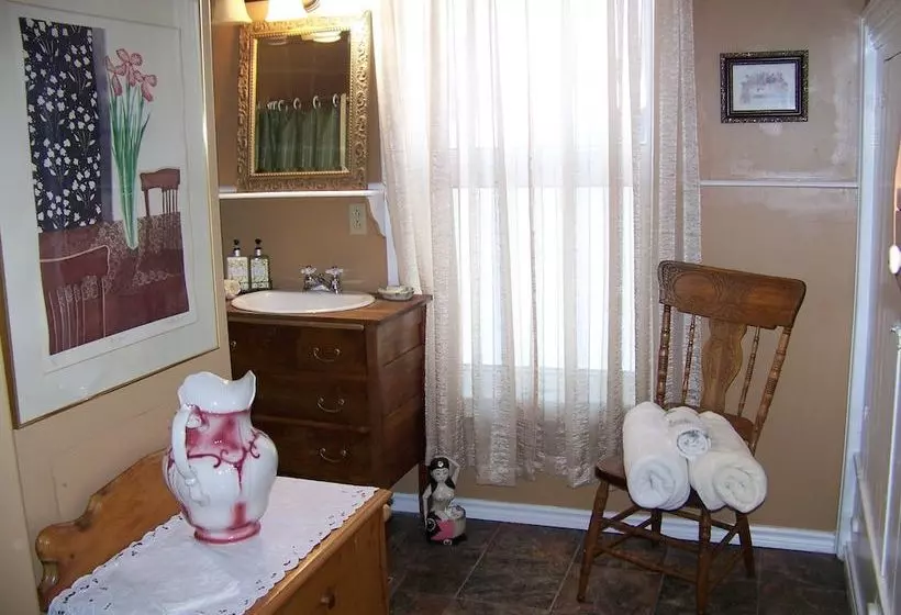 The Mission House Bed & Breakfast