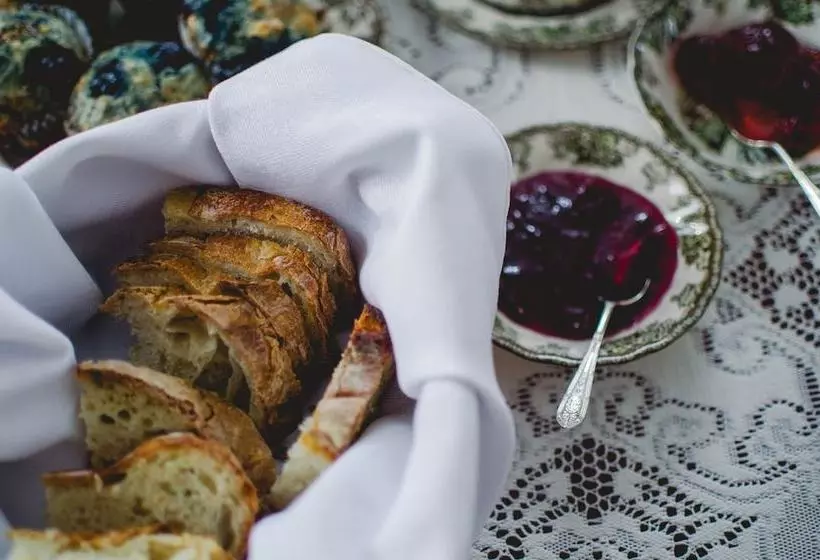 The Mission House Bed & Breakfast