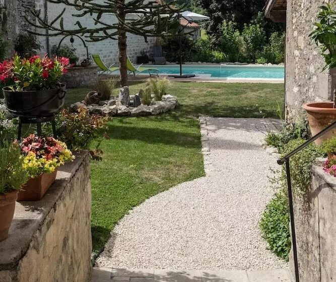 Aamiaismajoitus (B&B) Chambres D'hôtes Maison Saint Privat