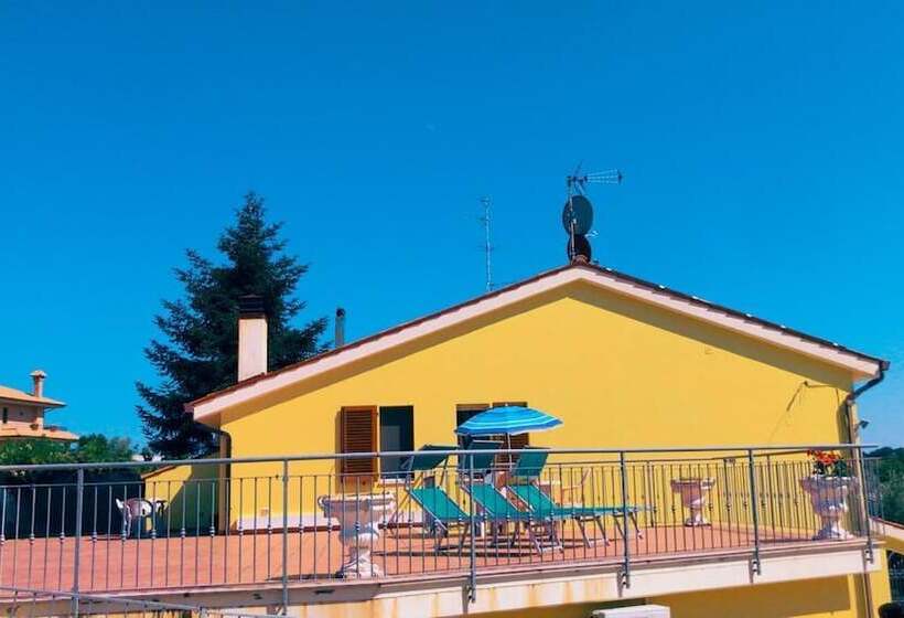 مبيت وإفطار Il Terrazzo Delle Rondini