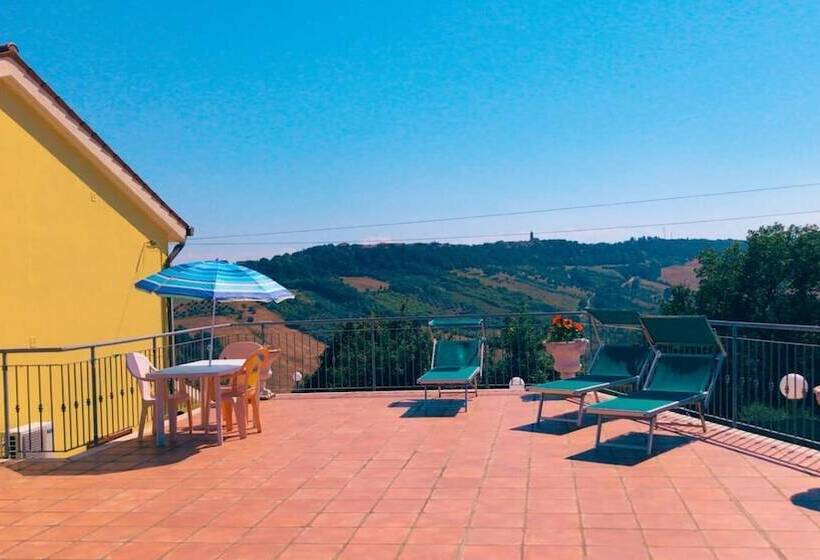 مبيت وإفطار Il Terrazzo Delle Rondini